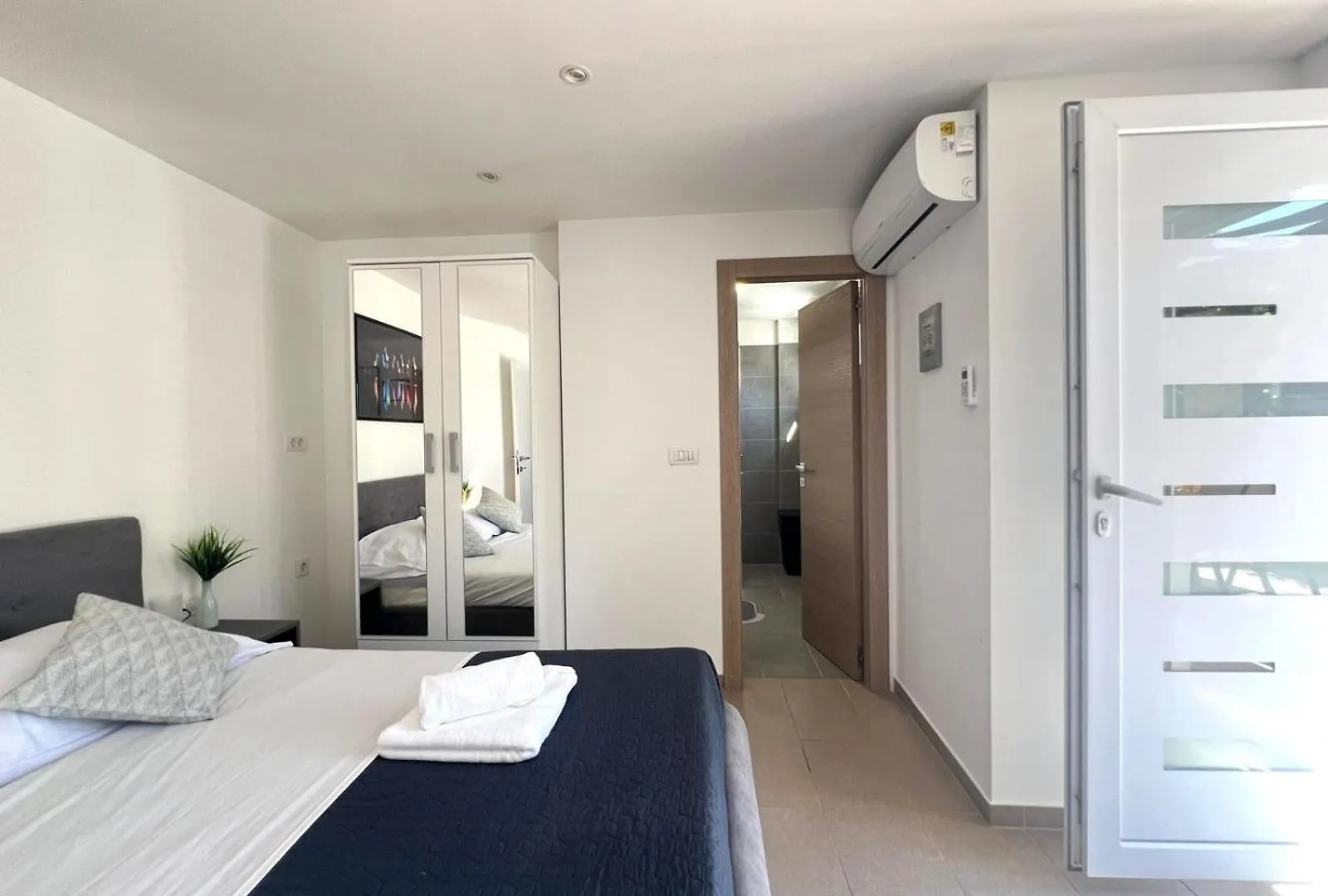 Azzurro Mare Appartement Pula 0*,  Kroatië